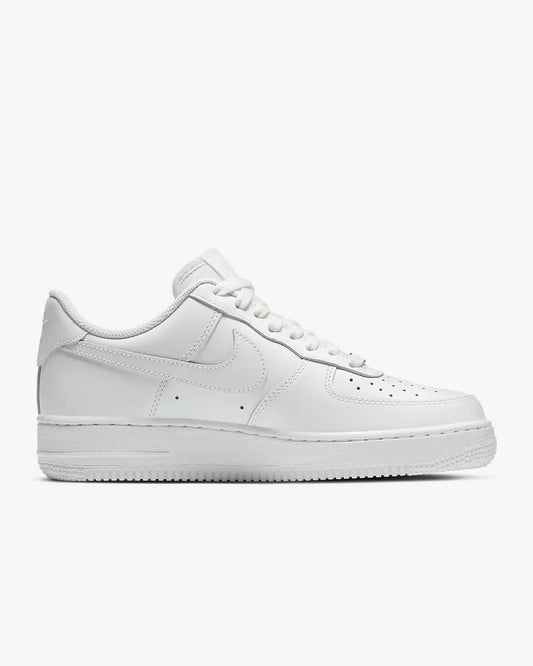 Nike Air Force 1 07 Triple White