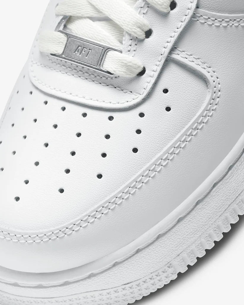Nike Air Force 1 07 Triple White