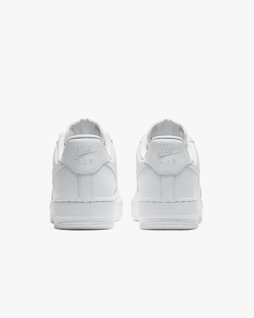 Nike Air Force 1 07 Triple White